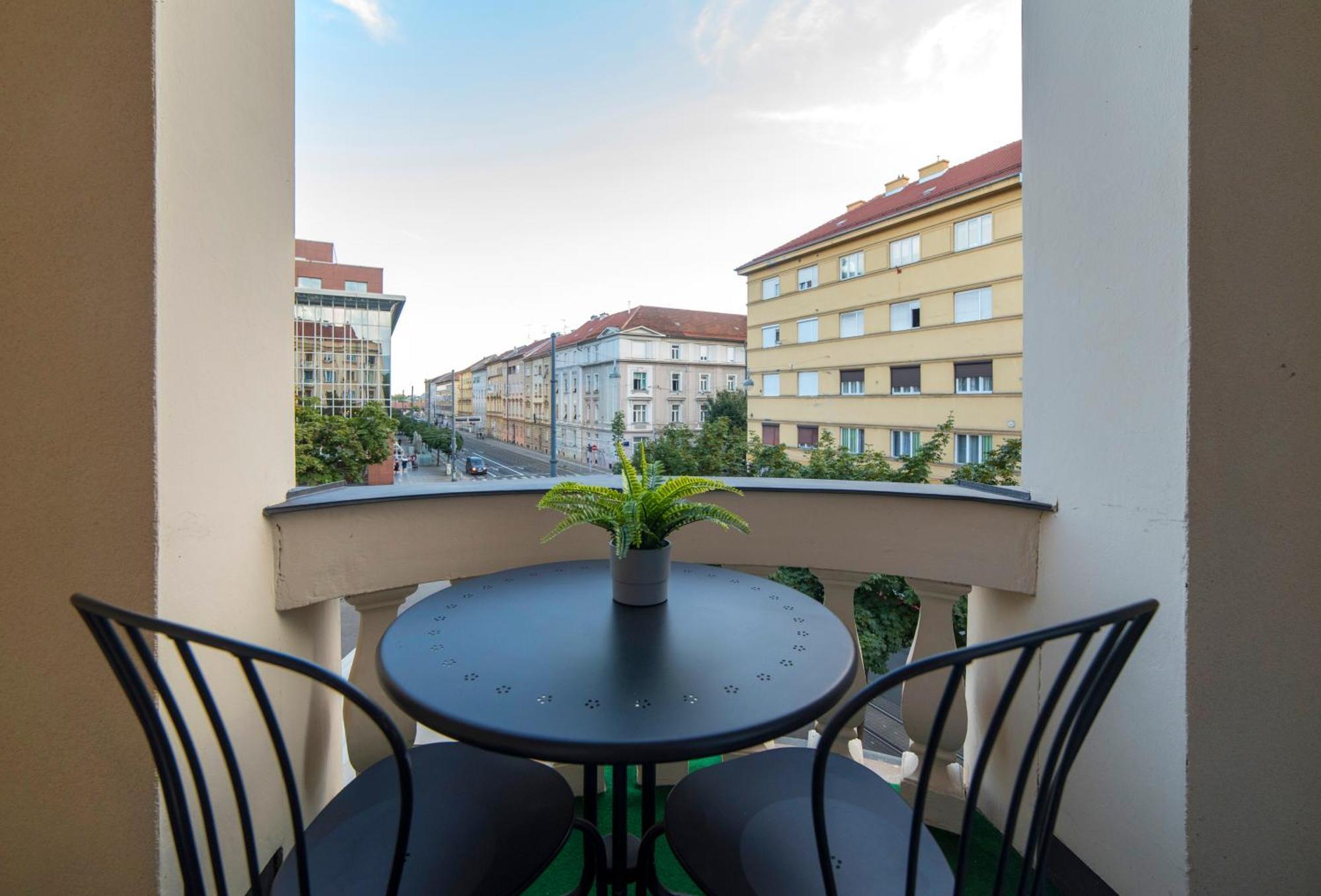 Evita Accommodation Zagreb Exteriör bild